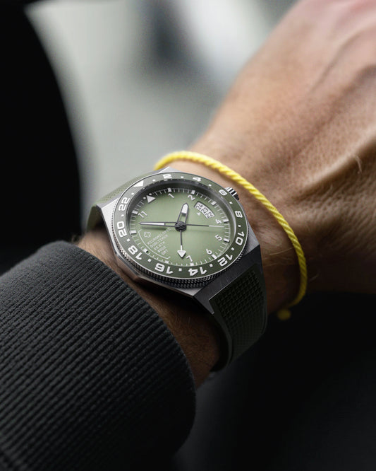 Montre Micromilspec Dualtimer Pilot GMT Green Dial