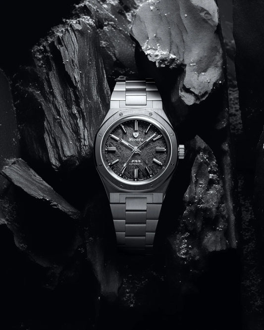 Montre Nivada Grenchen F77 Titanium Météorite 68008A77