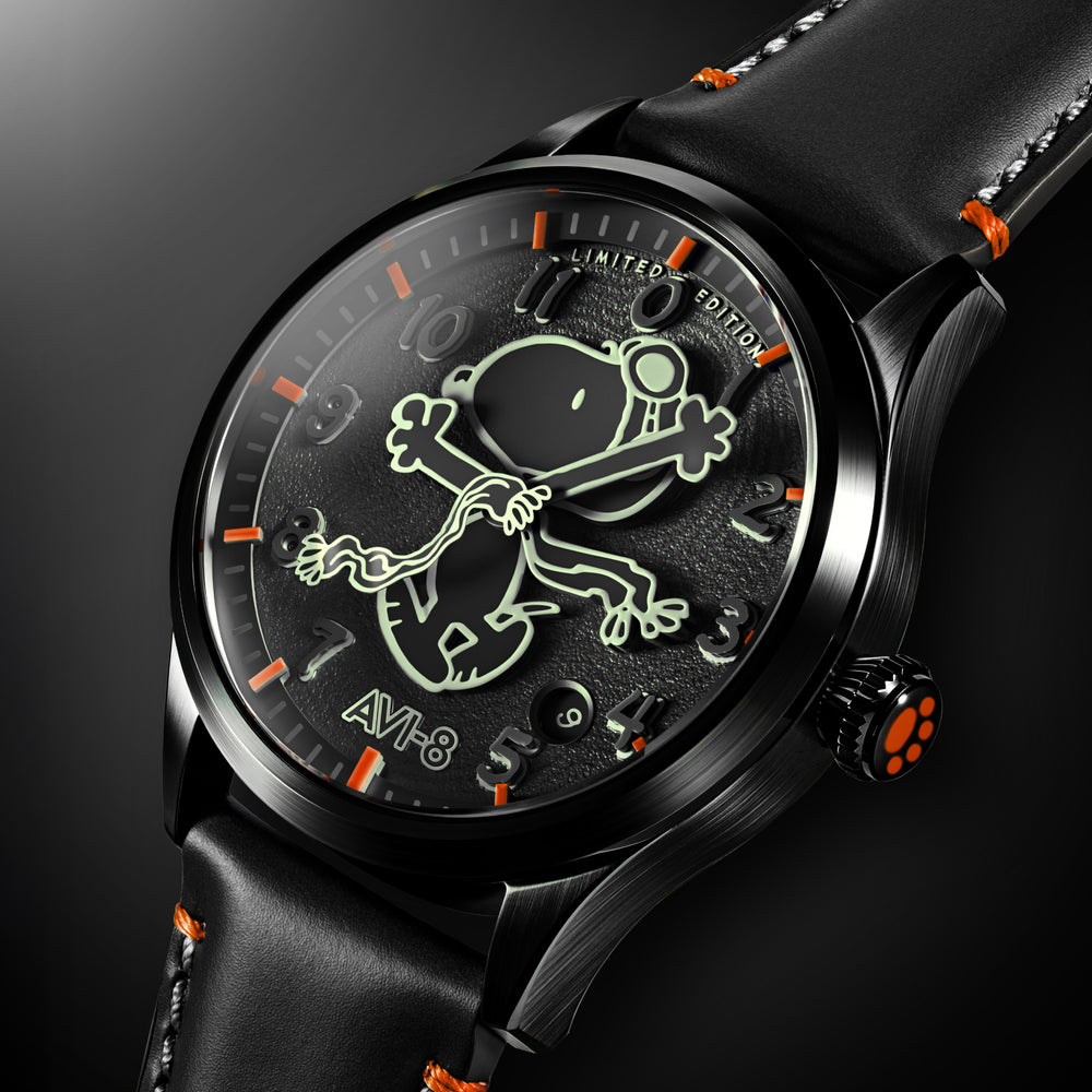 AVI-8 AV-4156-02 cadran noir Snoopy détail