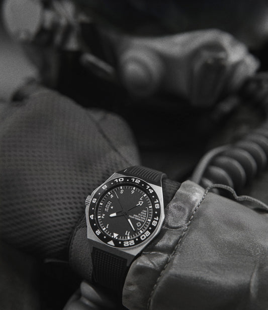 Montre Micromilspec Dualtimer Pilot GMT Black Dial
